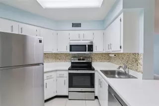 Photo #5: O6400951 Listing 