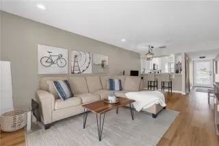 Photo #4: O6401067 Listing 