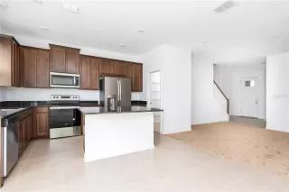 Photo #2: O6401418 Listing 