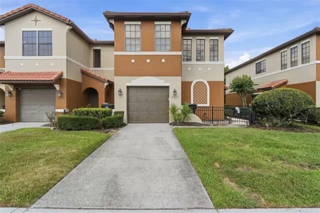 MLS: O6401721 Condo For Sale
