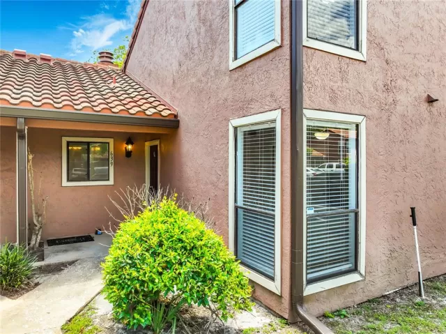 MLS: O6402025 Condo For Sale