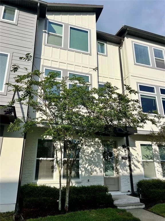 MLS: O6402257 Condo For Sale