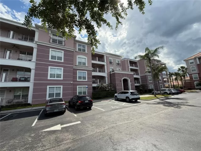 MLS: O6402313 Condo For Sale