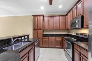 Photo #6: O6402544 Listing 