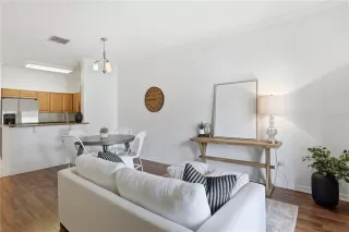 Photo #3: O6402748 Listing 