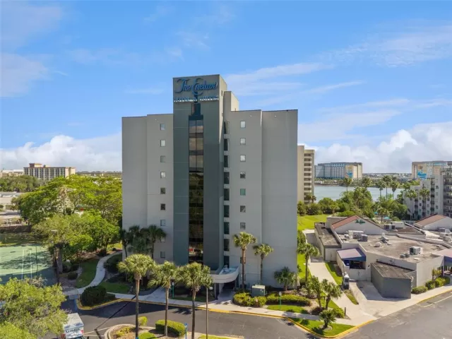 MLS: O6402969 Condo For Sale