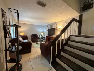 Photo #5: O6403119 Listing 