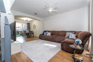 Photo #5: O6403353 Listing 