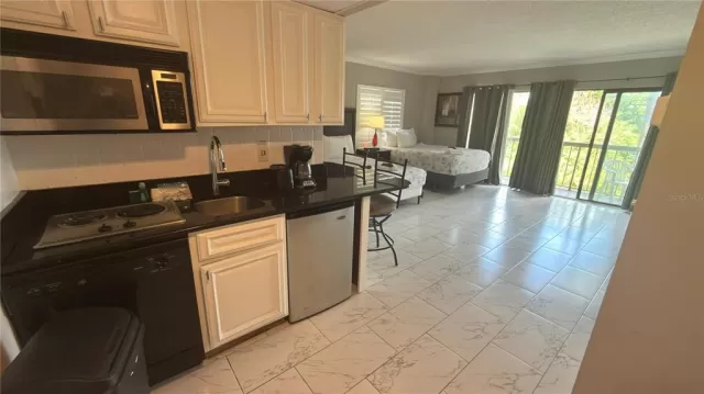 MLS: O6403480 Condo For Sale