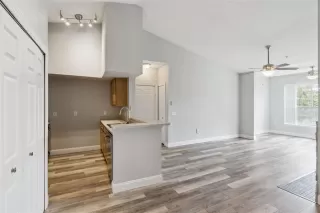 Photo #5: O6403617 Listing