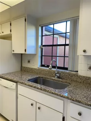 Photo #1: O6403841 Listing 