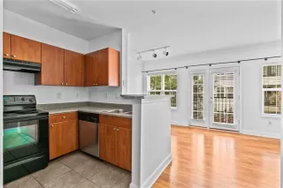 Photo #2: O6403919 Listing 