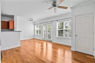 Photo #5: O6403919 Listing 