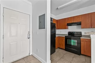 Photo #6: O6403919 Listing 