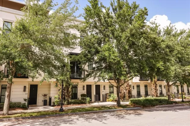 MLS: O6403923 Condo For Sale