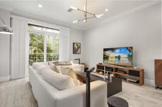 Photo #6: O6403923 Listing 