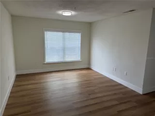 Photo #4: O6403971 Listing 
