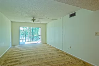 Photo #1: O6404303 Listing 