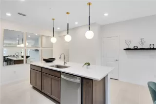 Photo #4: O6404405 Listing 