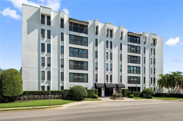 MLS: O6404706 Condo For Sale