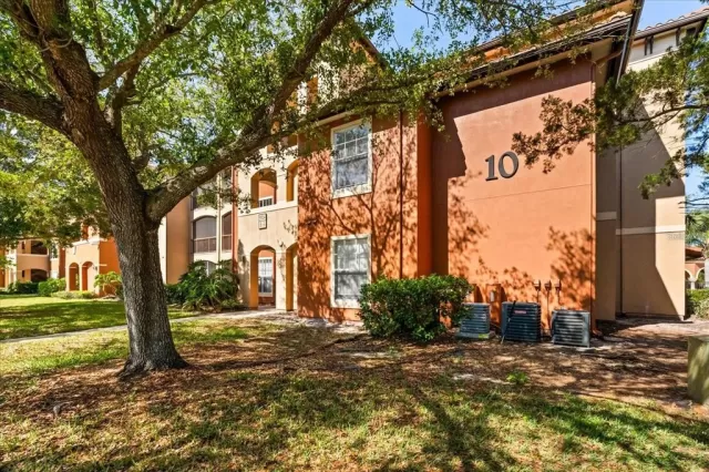 MLS: O6405079 Condo For Sale