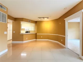 Photo #4: O6405079 Listing 