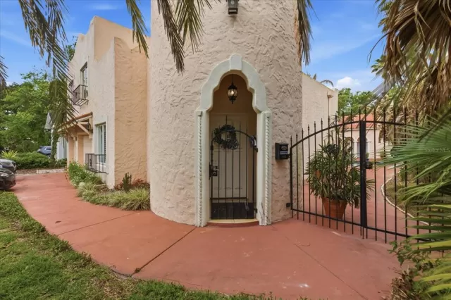MLS: O6405318 Condo For Sale