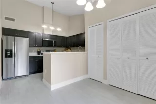 Photo #3: O6405343 Listing