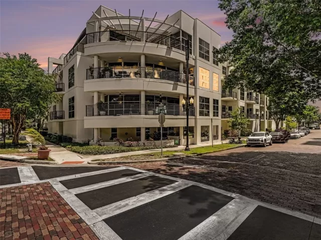 MLS: O6405434 Condo For Sale