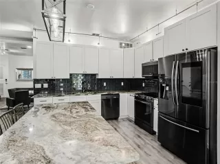Photo #2: O6405434 Listing 