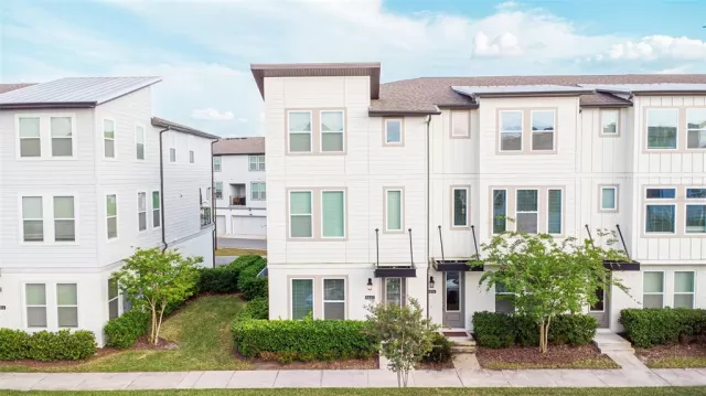 MLS: O6405578 Condo For Sale