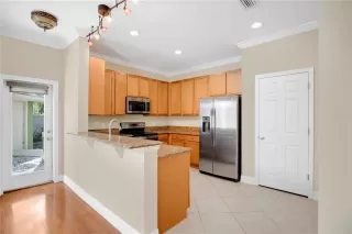 Photo #6: O6405895 Listing 