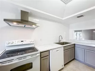 Photo #3: O6406522 Listing 