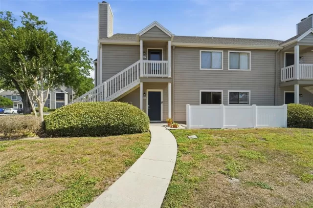 MLS: O6406696 Condo For Sale