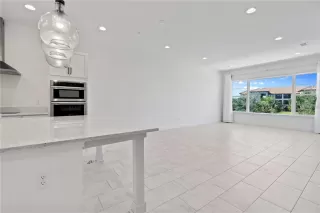 Photo #6: O6406875 Listing 