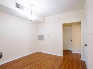 Photo #6: O6407202 Listing 
