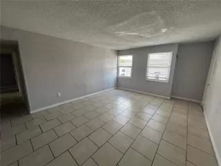 Photo #2: O6407350 Listing