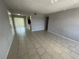 Photo #3: O6407350 Listing