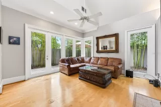 Photo #4: O6407916 Listing 