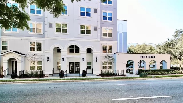 MLS: O6407963 Condo For Sale
