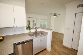 Photo #5: O6407963 Listing 