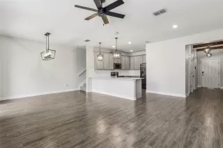Photo #5: O6408046 Listing