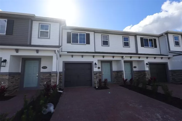MLS: O6408057 Condo For Sale