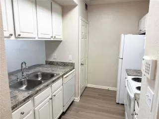 Photo #4: O6408115 Listing 