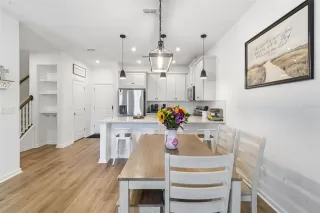 Photo #5: O6408135 Listing 