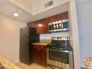 Photo #5: O6408293 Listing 