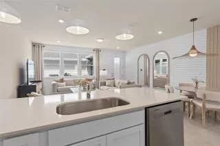 Photo #5: O6408741 Listing