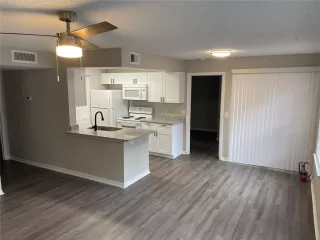 Photo #4: O6408916 Listing