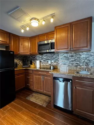 Photo #5: O6408935 Listing