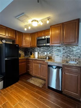 Photo #6: O6408935 Listing